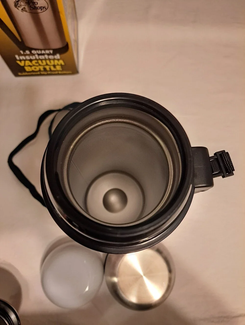 Bass Pro Shops Vaccum Bottle
